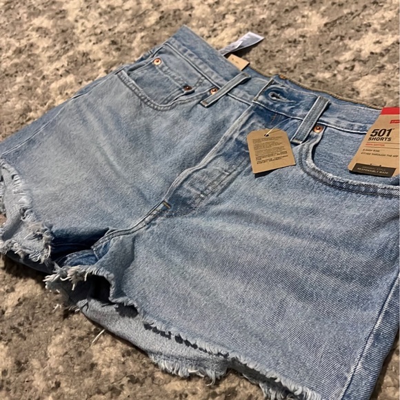 NWT Levis 501 shorts - Picture 2 of 6